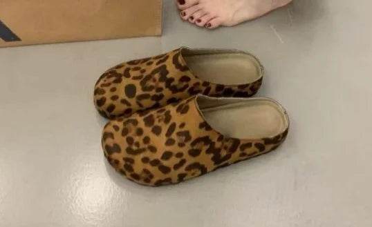 Buy Center Women's Closed Toe Suede Slippers - Retro Flat Sandals - Buy Center UK