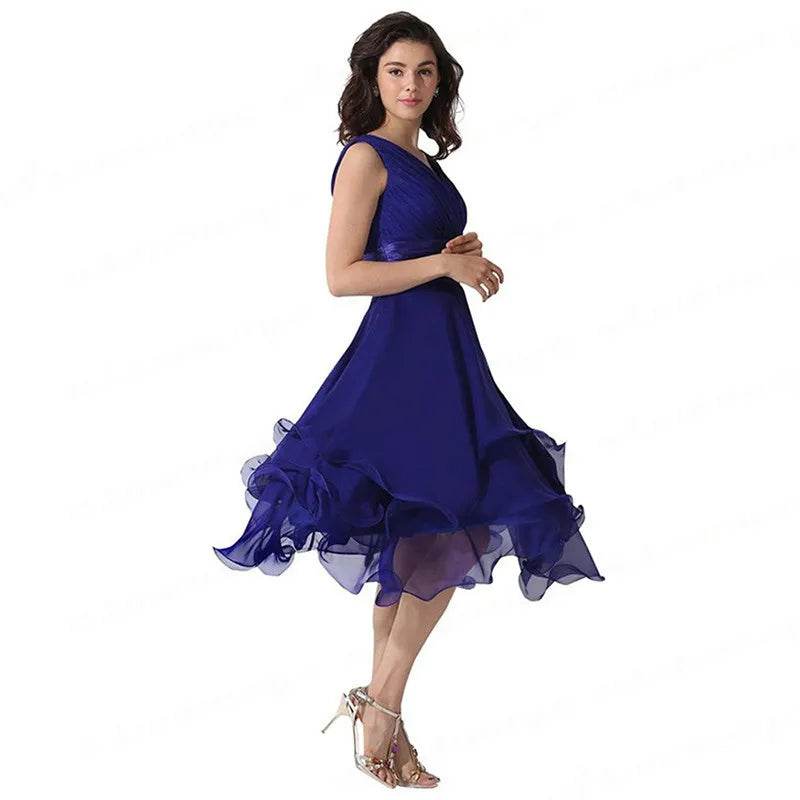 Elegant Tulle A-Line V-Neck Bridesmaid Dress - Knee Length, Pleated - Buy Center UK
